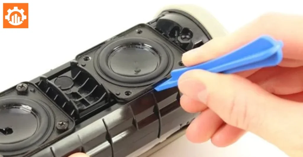 Tháo vỏ loa bluetooth
